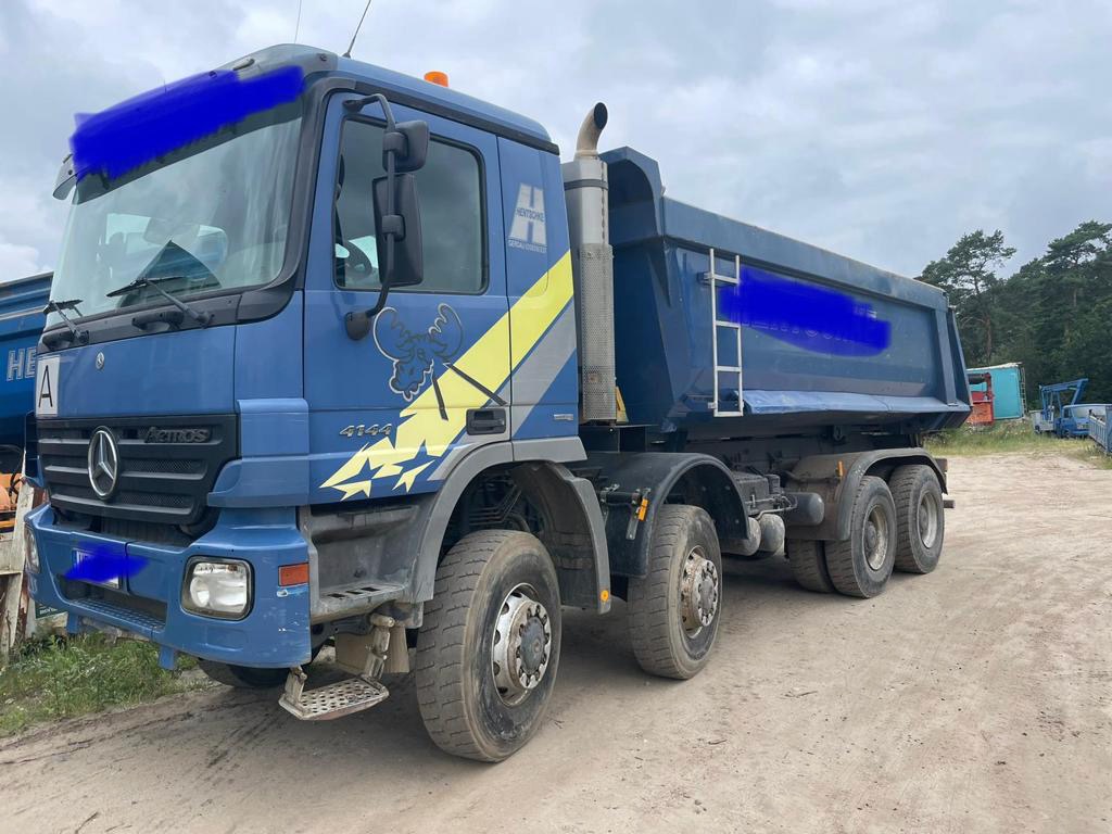 2x Mercedes Benz Actros 4144 8×8 E4 Mulda
