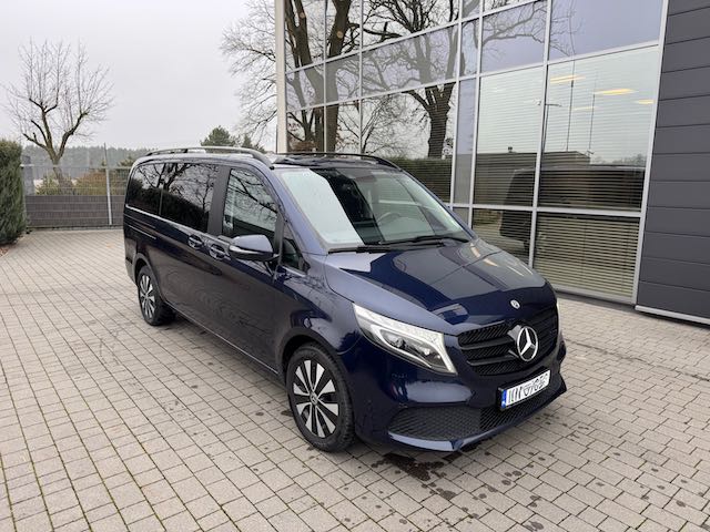 Mercedes Benz V300 2022r